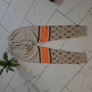 Louis Vuitton vintage joggers pants 👖 material sweater good condition